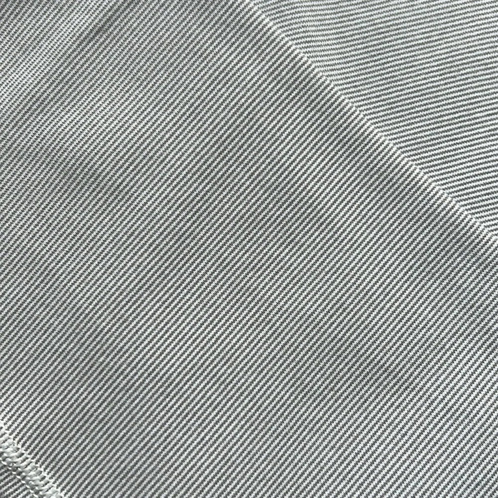 Lululemon Gray & White Striped Legging Size 6 NWOT
